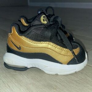 Nike Little Air Max 95 Toddler size 3C Black Metallic Gold 905462-032 Sneakers